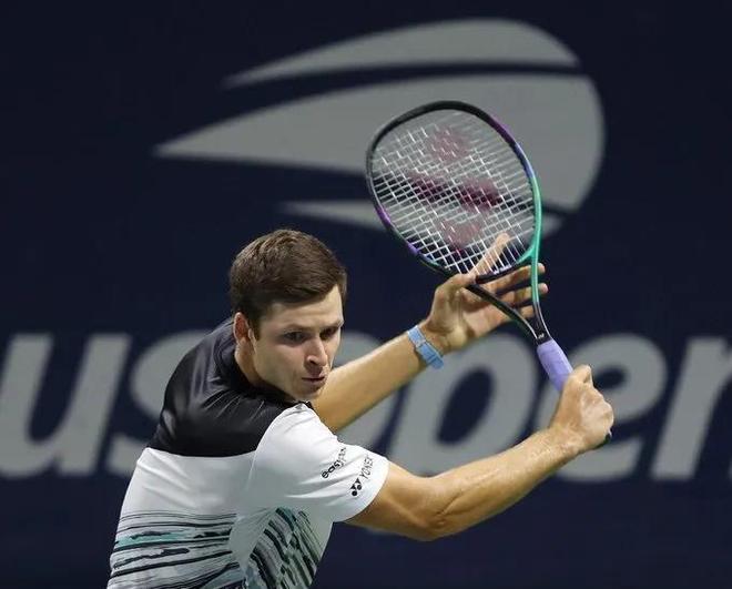 她通过细腻 她通过细腻